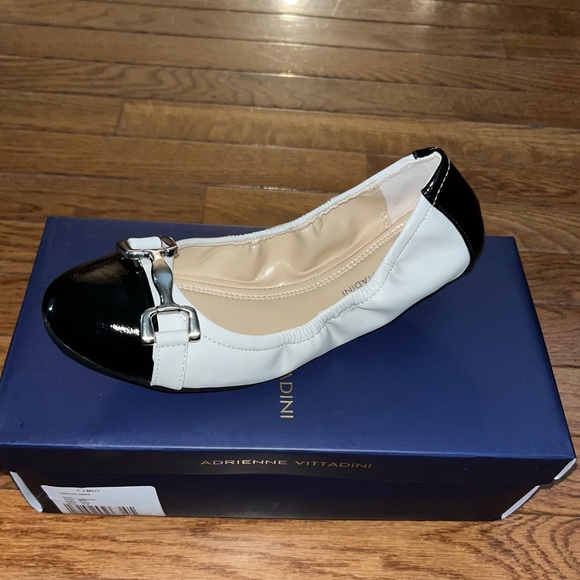 Adrienne Vittadini Cadeeno Ballet Flats Ecru & Black Women’s Size 7.5 - Picture 2 of 9
